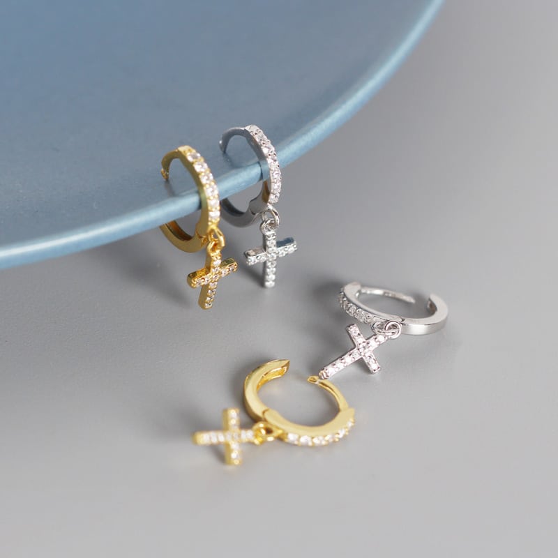 Pendientes de plata S925 con engaste de diamantes en forma de cruz geométrica