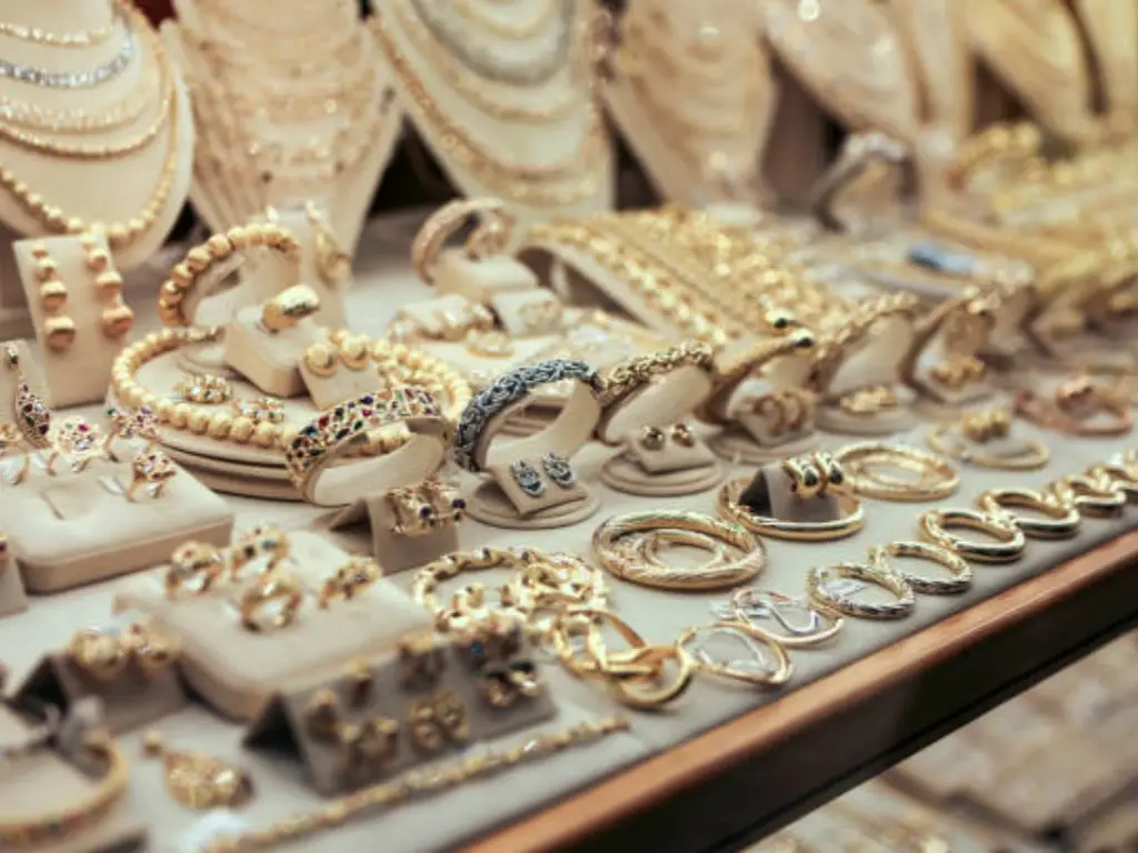 fine jewelry vs fashion jewelry