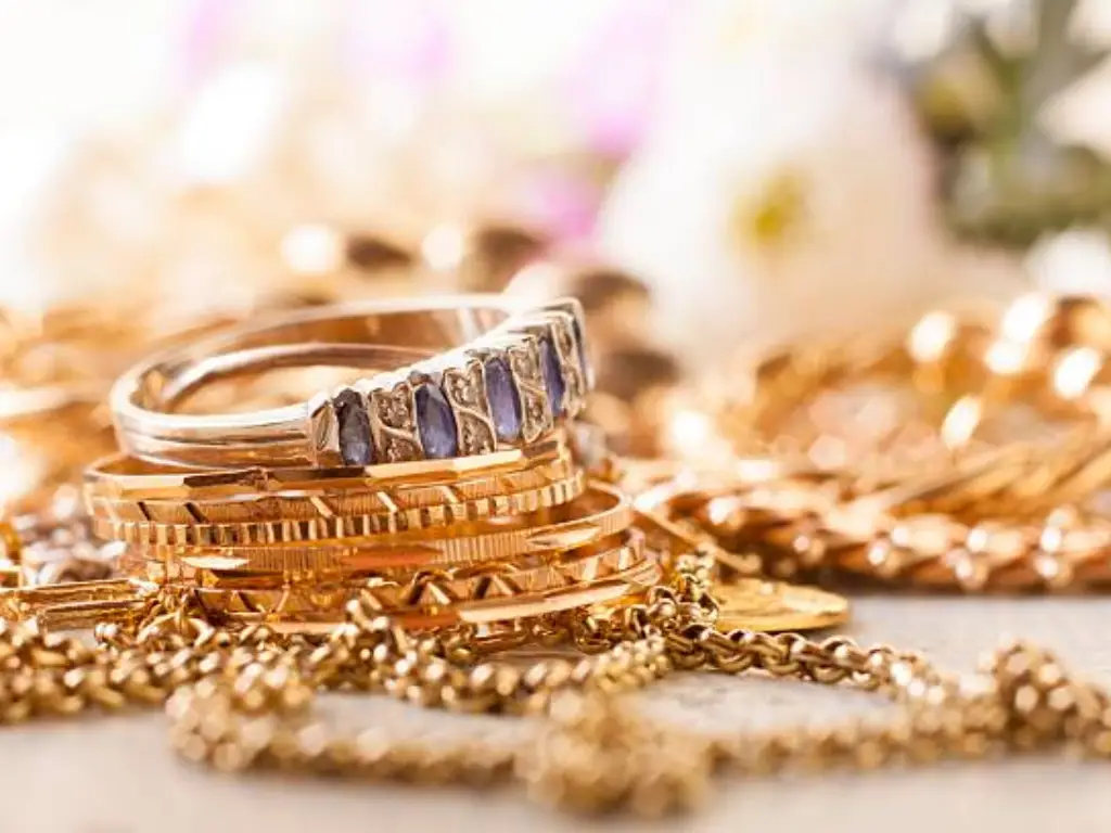 Is Stainless Steel Jewelry Waterproof? A Manufacturer’s Honest Guide 1 gold plated stainless steel jewelry