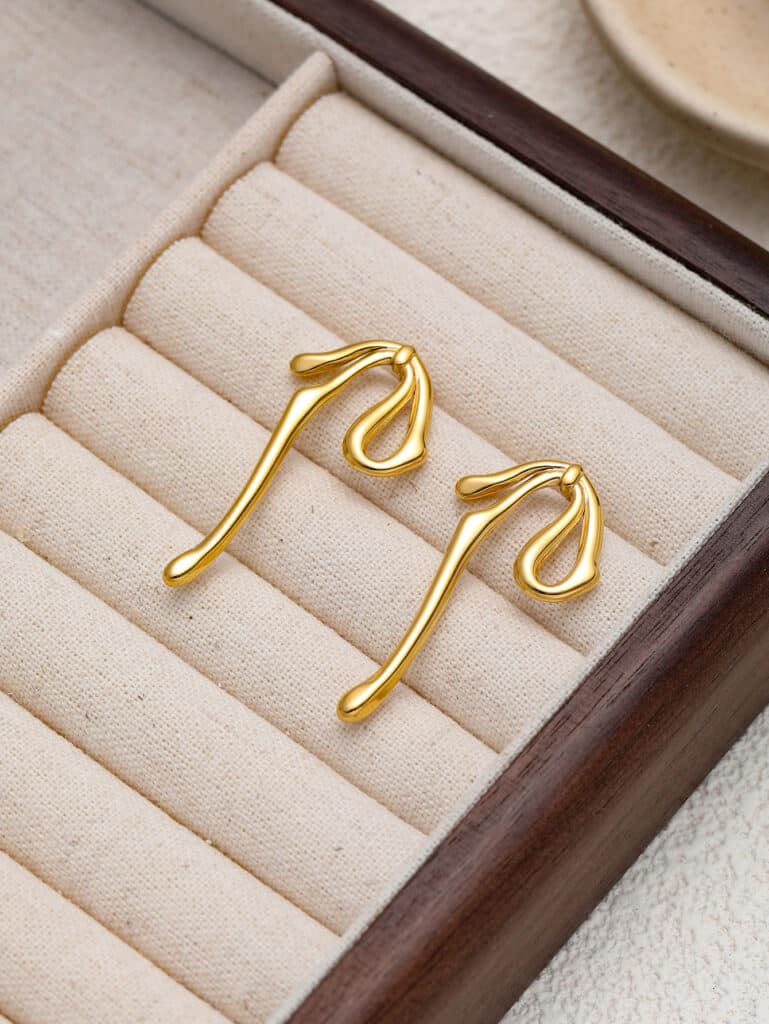 gold earrings