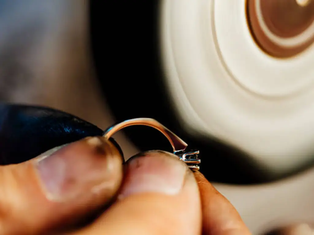 how to polish stainless steel jewelry