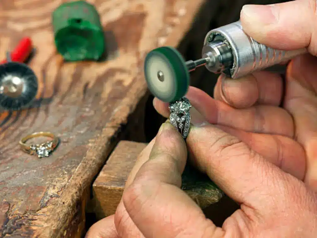 polishing tool
