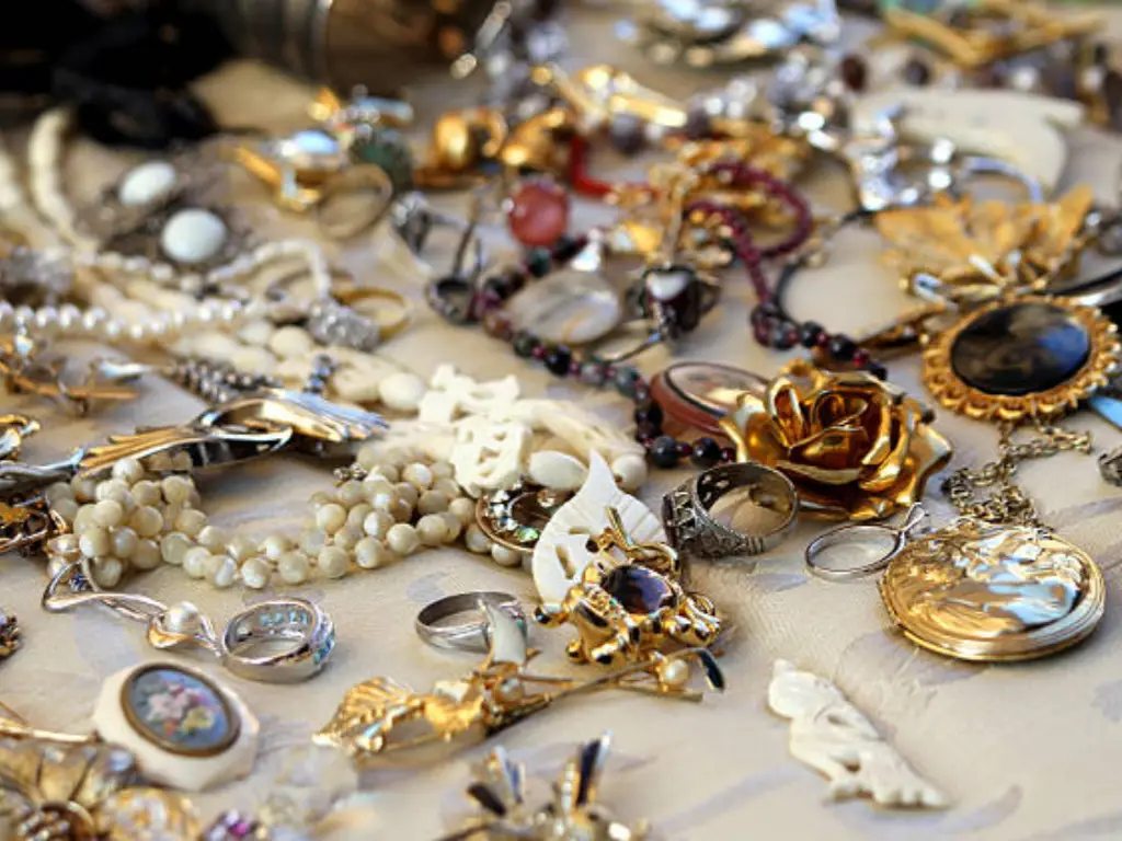 what are vintage jewelry styles
