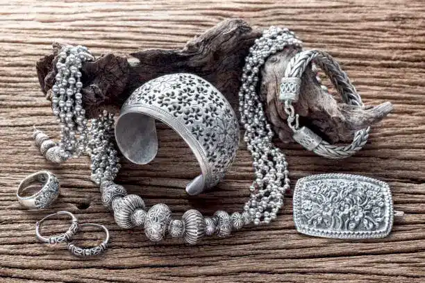 https://azonejewelry.com/wp-content/uploads/2026/07/does-925-sterling-silver-tarnish2.webp