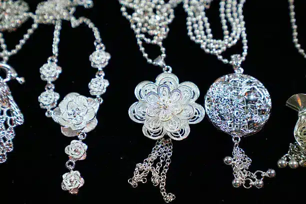 does 925 sterling silver tarnish3