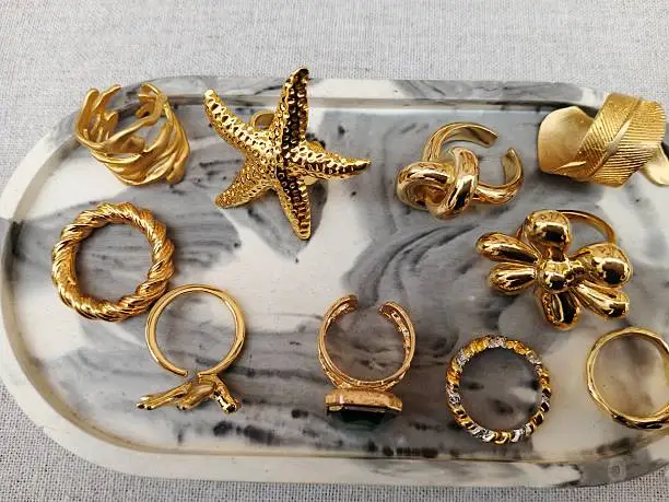 does zinc alloy tarnish