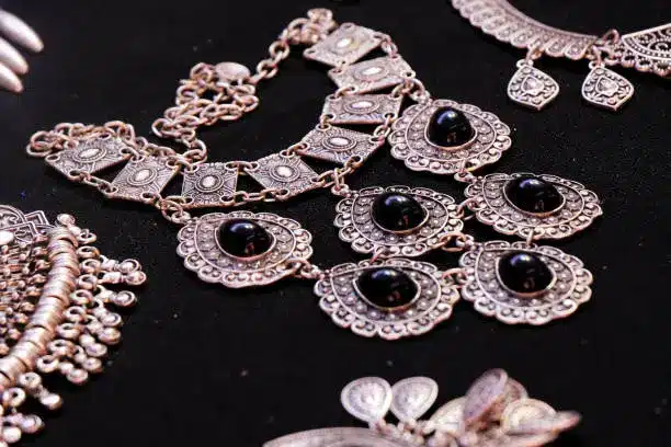 does zinc alloy tarnish