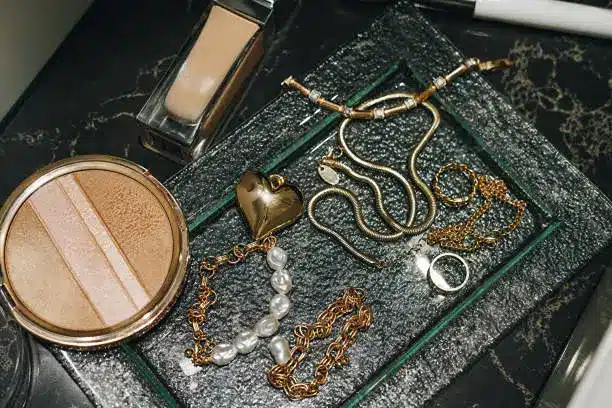 Inspecting stainless steel jewelry for quality